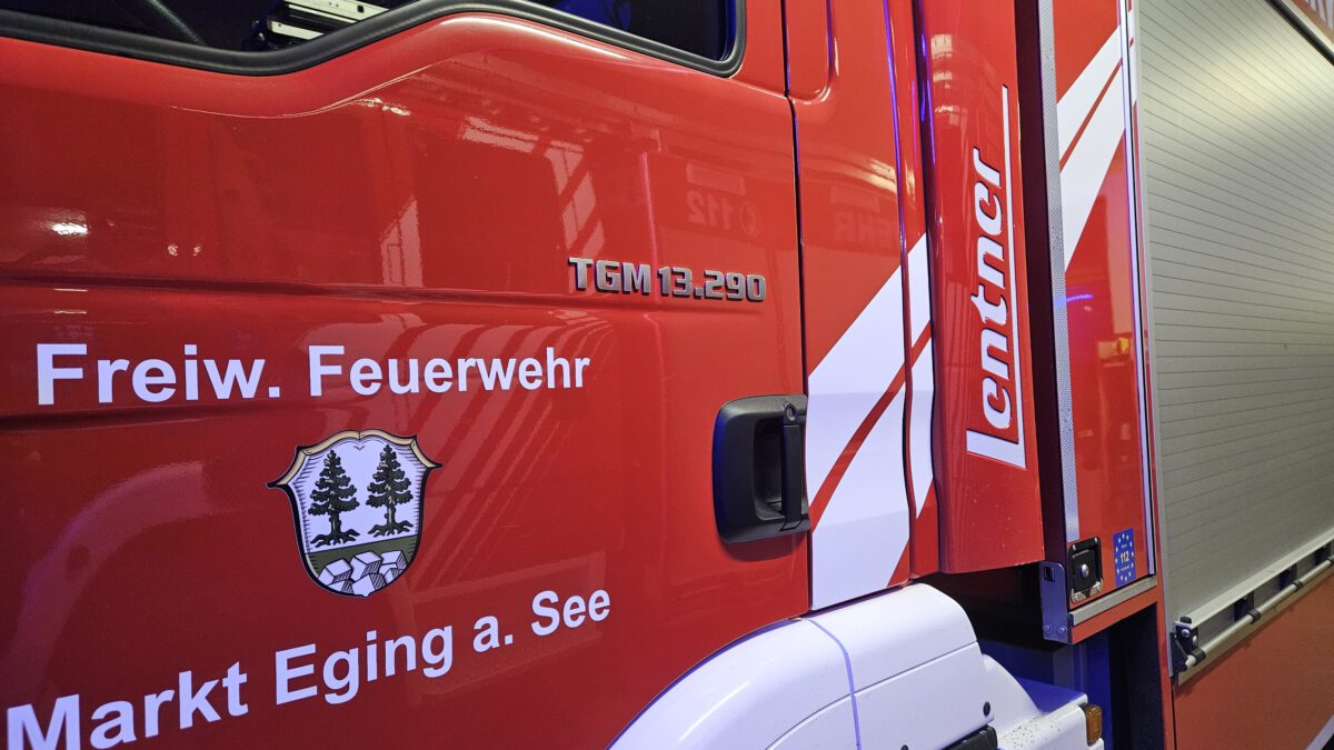 Am 23.01 wurden wir um 12:07 Uhr in die Nachbargemeinde Thurmannsbang zu einem B 3 alarmiert. Bei unseren Eintreffen war der Brand durch die örtliche Feuerwehr Thurmannsbang bereits unter Kontrolle. Nach einer Stunde war für uns der Einsatz beendet.